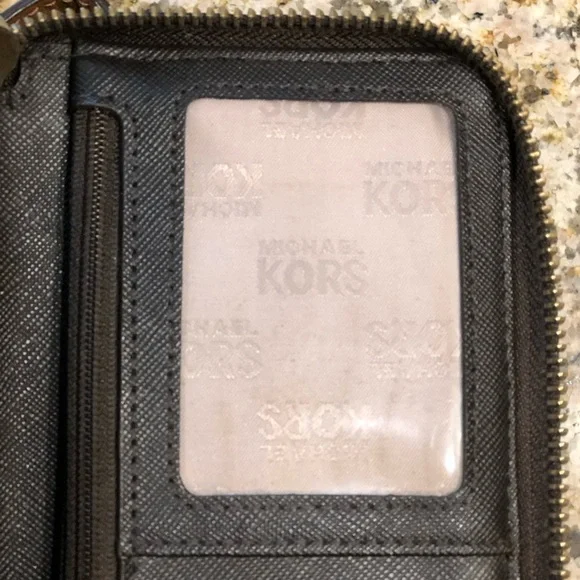 Michael Kors Jet Set Brown Zip Around Wallet Wristlet - Picture 6 of 8